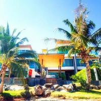 Villa at the first line of the sea / lake, in the suburbs in Thailand, Phuket, 600 sq.m.