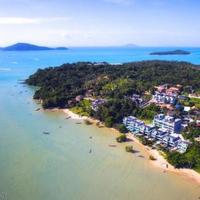 Villa at the first line of the sea / lake, in the suburbs in Thailand, Phuket, 600 sq.m.