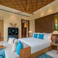 Вилла на первой линии моря/озера, в пригороде в Таиланде, Пхукет, 1695 кв.м.