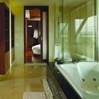 Вилла на первой линии моря/озера, в пригороде в Таиланде, Пхукет, 748 кв.м.