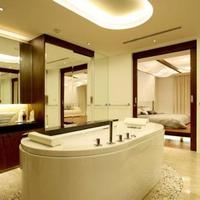 Вилла на первой линии моря/озера, в пригороде в Таиланде, Пхукет, 748 кв.м.