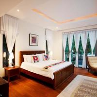 Villa at the first line of the sea / lake, in the suburbs in Thailand, Phuket, 210 sq.m.