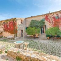 Дом в Испании, Балеарские Острова, Пальма, 1803 кв.м.