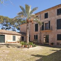 Дом в Испании, Балеарские Острова, Пальма, 1335 кв.м.