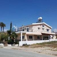 House in Republic of Cyprus, Eparchia Larnakas, Larnaca, 360 sq.m.