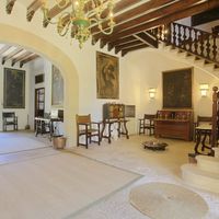 Дом в Испании, Балеарские Острова, Пальма, 1335 кв.м.