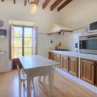 Дом в Испании, Балеарские Острова, Пальма, 1335 кв.м.