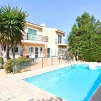 Townhouse in Republic of Cyprus, Eparchia Pafou, Nicosia, 240 sq.m.