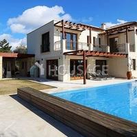Villa in Republic of Cyprus, Eparchia Pafou, Nicosia, 400 sq.m.