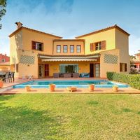 Villa in Spain, Balearic Islands, Palma, 380 sq.m.