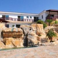 Villa in Republic of Cyprus, Eparchia Pafou, Nicosia, 500 sq.m.