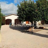 Villa in Republic of Cyprus, Eparchia Pafou, Nicosia, 330 sq.m.