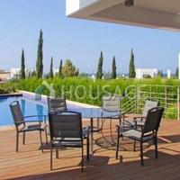 Villa in Republic of Cyprus, Eparchia Pafou, Nicosia, 300 sq.m.