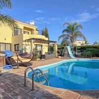 Villa in Republic of Cyprus, Eparchia Pafou, Nicosia, 180 sq.m.