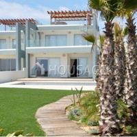 Apartment in Republic of Cyprus, Eparchia Larnakas, Larnaca, 140 sq.m.