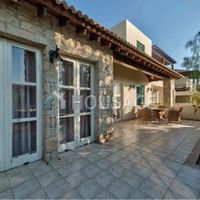 Apartment in Republic of Cyprus, Eparchia Pafou, 140 sq.m.