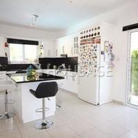 Villa in Republic of Cyprus, Eparchia Pafou, Nicosia, 166 sq.m.