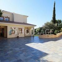 Villa in Republic of Cyprus, Eparchia Pafou, Nicosia, 400 sq.m.