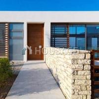 Villa in Republic of Cyprus, Eparchia Pafou, Nicosia, 300 sq.m.