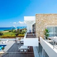 Villa in Republic of Cyprus, Eparchia Pafou, Nicosia, 360 sq.m.