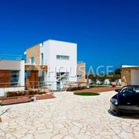 Villa in Republic of Cyprus, Eparchia Pafou, Nicosia, 360 sq.m.