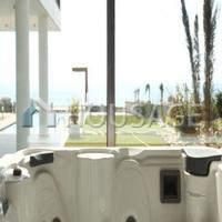 Villa in Republic of Cyprus, Eparchia Pafou, Nicosia, 490 sq.m.