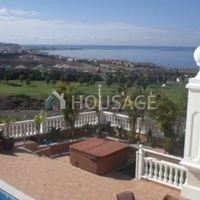 Villa in Spain, Canary Islands, Santa Cruz de Tenerife, 868 sq.m.