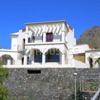 Villa in Spain, Canary Islands, Santa Cruz de Tenerife