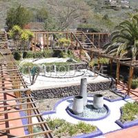 Villa in Spain, Canary Islands, Santa Cruz de Tenerife, 306 sq.m.