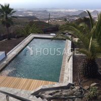 Villa in Spain, Canary Islands, Santa Cruz de Tenerife, 306 sq.m.