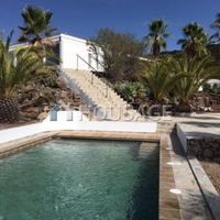 Villa in Spain, Canary Islands, Santa Cruz de Tenerife, 306 sq.m.