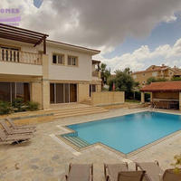 Villa in Republic of Cyprus, Eparchia Pafou, Nicosia, 485 sq.m.