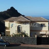 Villa in Spain, Canary Islands, Santa Cruz de Tenerife, 250 sq.m.