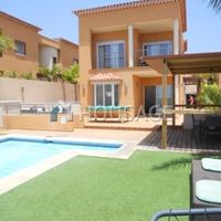 Вилла в Испании, Канарские Острова, Санта-Крус-де-Тенерифе, 220 кв.м.