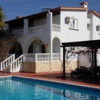 Villa in Republic of Cyprus, Eparchia Pafou, Nicosia, 400 sq.m.