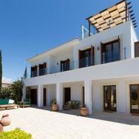 Villa in Republic of Cyprus, Eparchia Pafou, Nicosia, 248 sq.m.