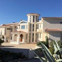 Villa in Republic of Cyprus, Eparchia Pafou, Nicosia, 716 sq.m.