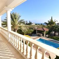 Villa in Republic of Cyprus, Eparchia Pafou, Nicosia, 602 sq.m.