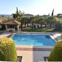 Villa in Republic of Cyprus, Eparchia Pafou, Nicosia, 602 sq.m.