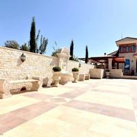 Villa in Republic of Cyprus, Eparchia Pafou, Nicosia, 610 sq.m.