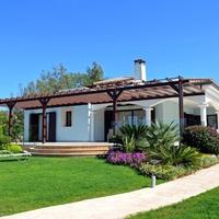 Villa in Republic of Cyprus, Eparchia Pafou, Nicosia, 300 sq.m.