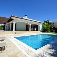 Villa in Republic of Cyprus, Eparchia Pafou, Nicosia, 300 sq.m.