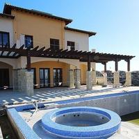 Villa in Republic of Cyprus, Eparchia Pafou, Nicosia, 370 sq.m.