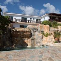 Villa in Republic of Cyprus, Eparchia Pafou, Nicosia, 395 sq.m.