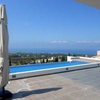 Villa in Republic of Cyprus, Eparchia Pafou, Nicosia, 450 sq.m.