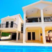 Villa in Republic of Cyprus, Eparchia Pafou, Nicosia, 385 sq.m.