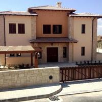 Villa in Republic of Cyprus, Eparchia Pafou, Nicosia, 345 sq.m.