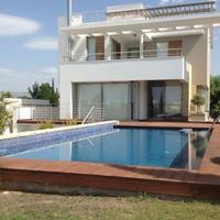 Villa in Republic of Cyprus, Eparchia Pafou, Nicosia, 300 sq.m.