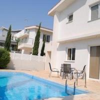 Villa in Republic of Cyprus, Eparchia Larnakas, Nicosia, 140 sq.m.
