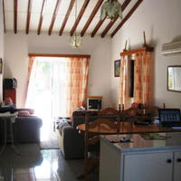 Bungalow in Republic of Cyprus, Eparchia Pafou, Nicosia, 90 sq.m.